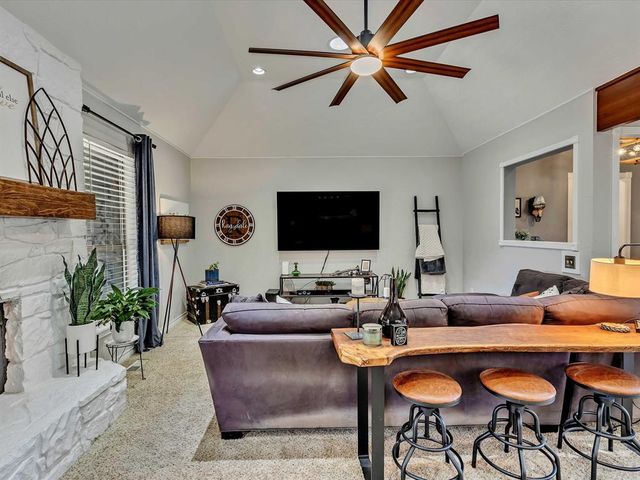 2100 Aspen Way, Guthrie, OK 73044