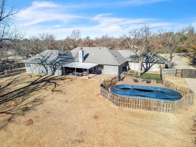 2100 Aspen Way, Guthrie, OK 73044