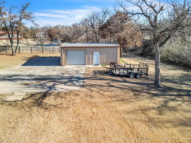 2100 Aspen Way, Guthrie, OK 73044