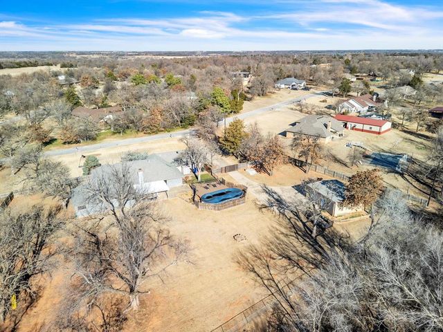 2100 Aspen Way, Guthrie, OK 73044