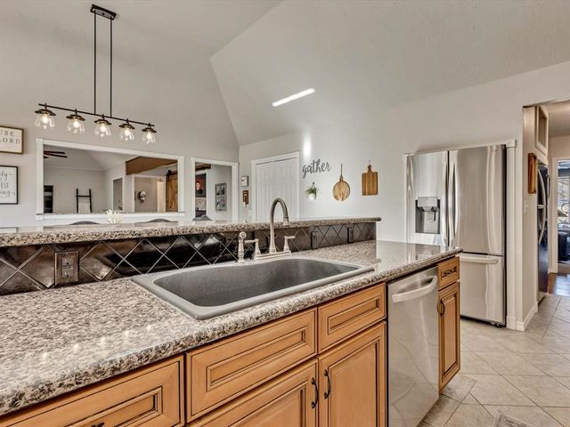 2100 Aspen Way, Guthrie, OK 73044