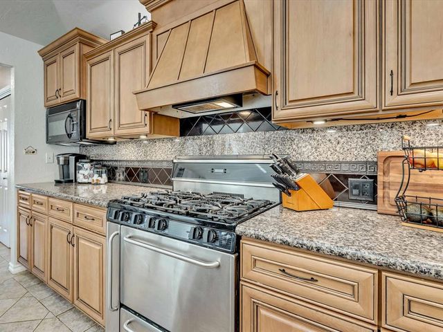 2100 Aspen Way, Guthrie, OK 73044