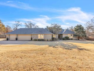 2100 Aspen Way, Guthrie, OK 73044