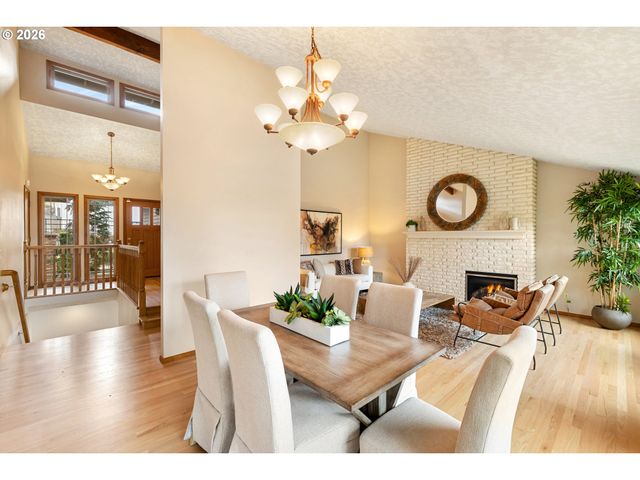 1900 SUNBURST Ter, West Linn, OR 97068