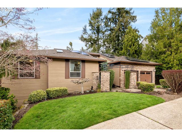 1900 SUNBURST Ter, West Linn, OR 97068