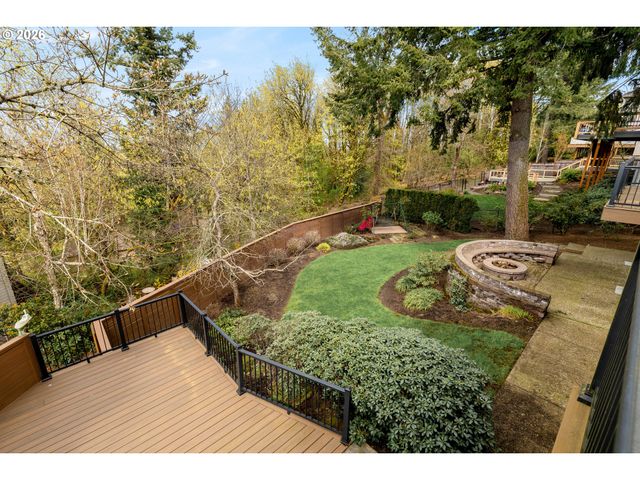 1900 SUNBURST Ter, West Linn, OR 97068