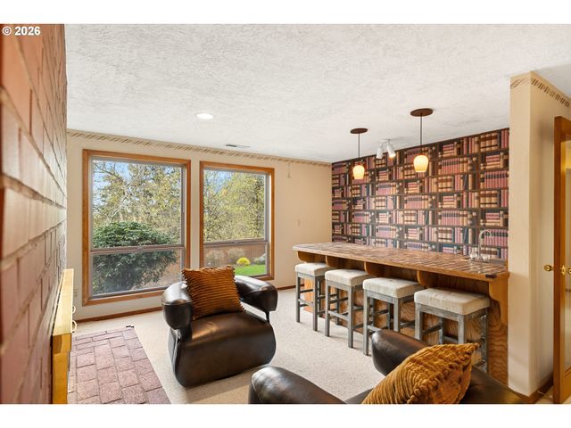 1900 SUNBURST Ter, West Linn, OR 97068