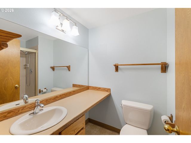 1900 SUNBURST Ter, West Linn, OR 97068