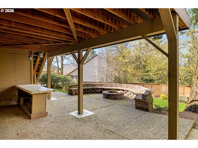 1900 SUNBURST Ter, West Linn, OR 97068