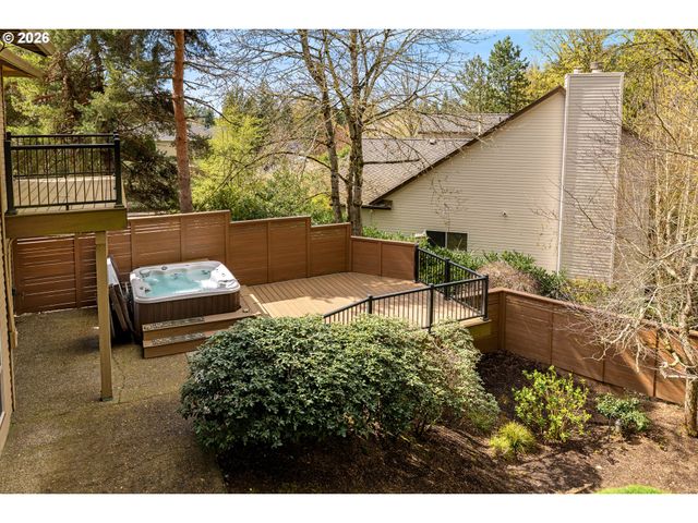 1900 SUNBURST Ter, West Linn, OR 97068