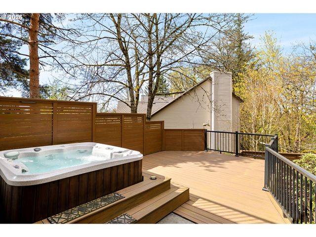 1900 SUNBURST Ter, West Linn, OR 97068