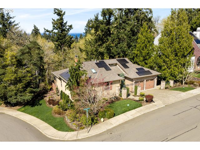 1900 SUNBURST Ter, West Linn, OR 97068
