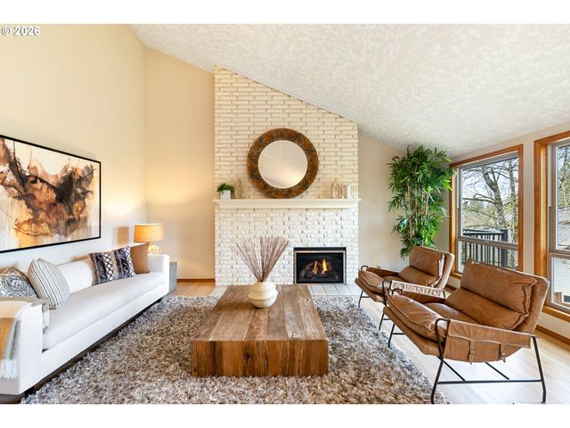 1900 SUNBURST Ter, West Linn, OR 97068