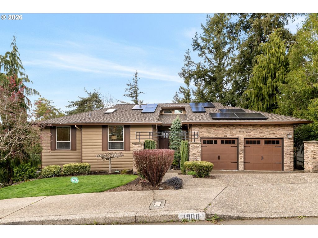 1900 SUNBURST Ter, West Linn, OR 97068