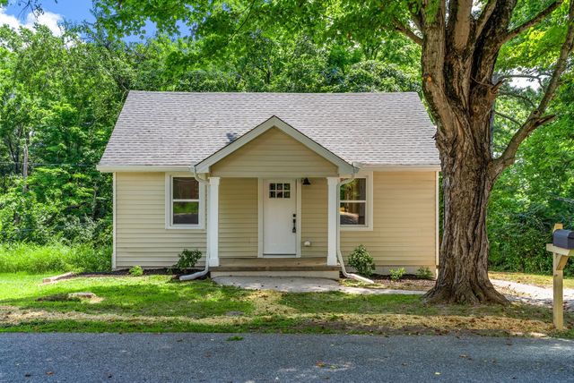 1001 Kendrick St, Clarksville, TN 37043