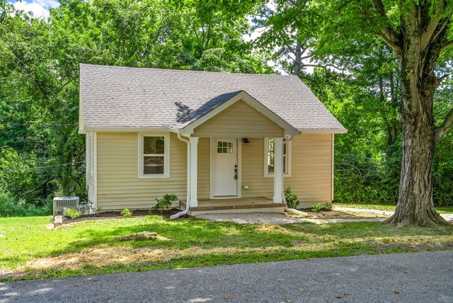1001 Kendrick St, Clarksville, TN 37043