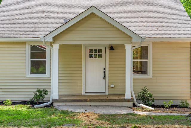 1001 Kendrick St, Clarksville, TN 37043