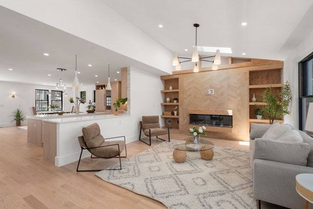 216 Aspinwall Ave, 3, Brookline, MA 02446