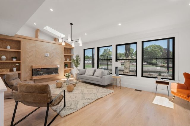 216 Aspinwall Ave, 3, Brookline, MA 02446