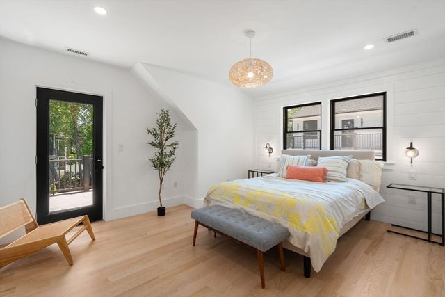 216 Aspinwall Ave, 3, Brookline, MA 02446