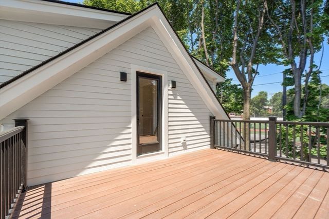 216 Aspinwall Ave, 3, Brookline, MA 02446