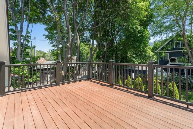 216 Aspinwall Ave, 3, Brookline, MA 02446