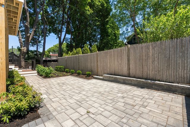 216 Aspinwall Ave, 3, Brookline, MA 02446