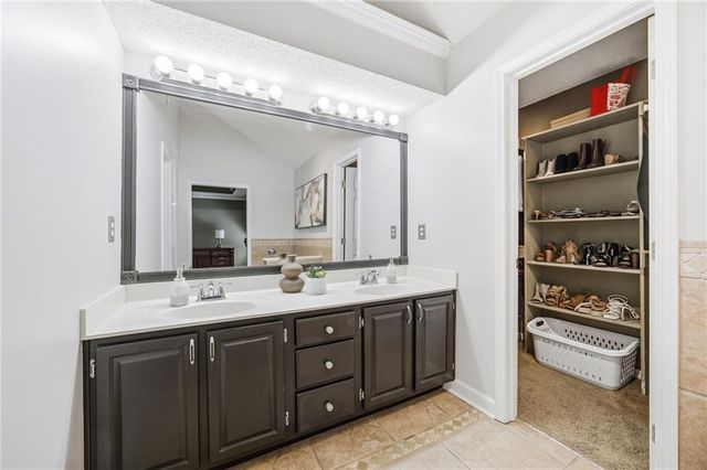 15375 W 150th Street, Olathe, KS 66062