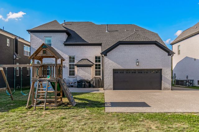2045 Bocage Cir, Nolensville, TN 37135