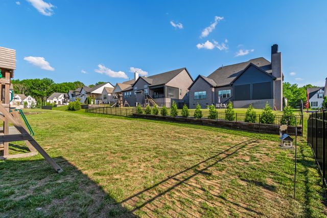 2045 Bocage Cir, Nolensville, TN 37135