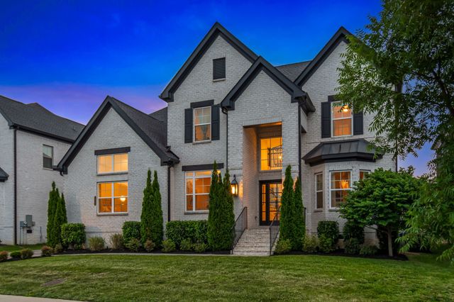 2045 Bocage Cir, Nolensville, TN 37135