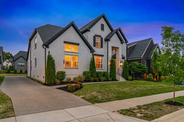 2045 Bocage Cir, Nolensville, TN 37135