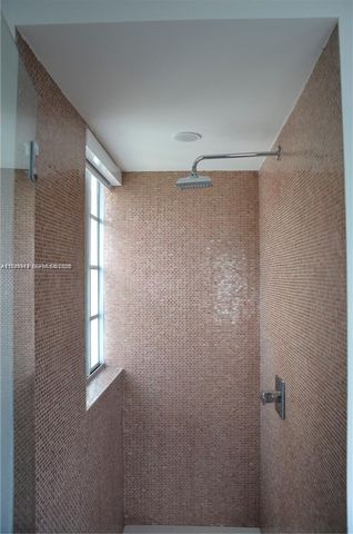 700 16th St 201, Miami Beach, FL 33139