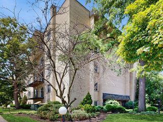 8650 Ferris Avenue 203, Morton Grove, IL 60053
