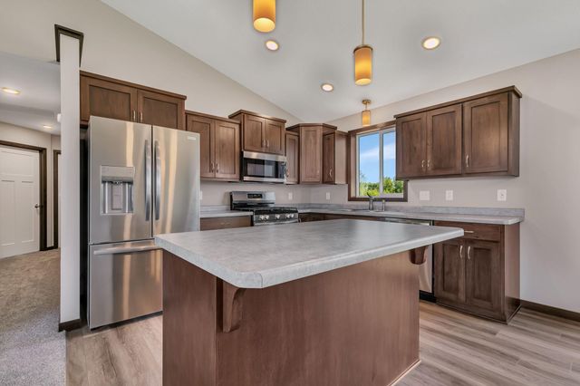 8245 Natures Edge Road, Clear Lake, MN 55319