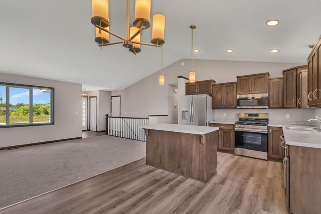 8245 Natures Edge Road, Clear Lake, MN 55319