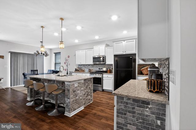 171 BRADSHAW DR, Manahawkin, NJ 08050