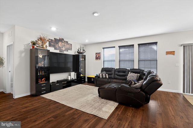 171 BRADSHAW DR, Manahawkin, NJ 08050
