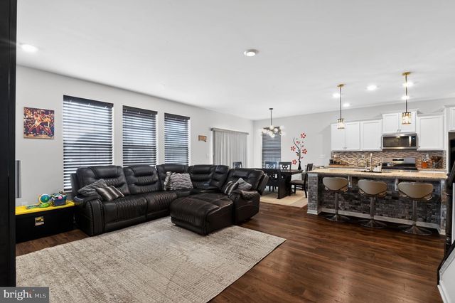 171 BRADSHAW DR, Manahawkin, NJ 08050