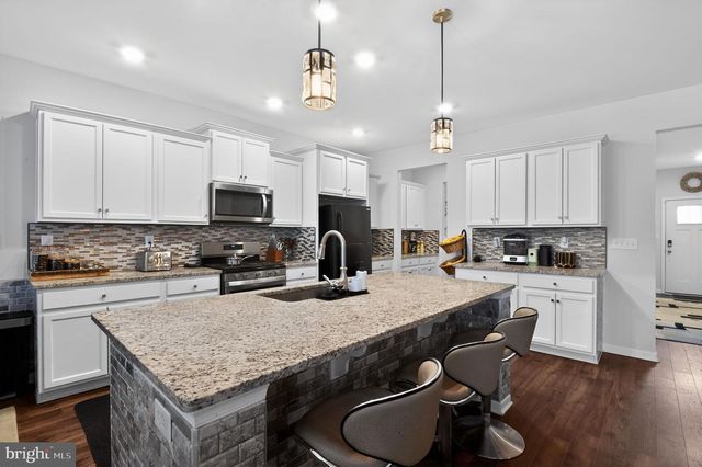 171 BRADSHAW DR, Manahawkin, NJ 08050