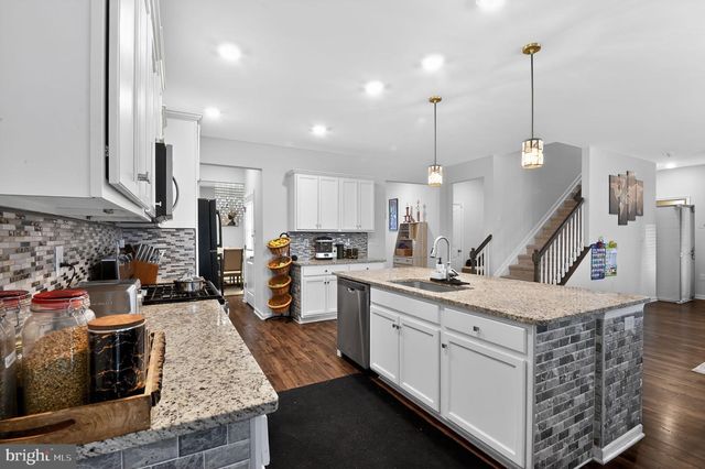 171 BRADSHAW DR, Manahawkin, NJ 08050