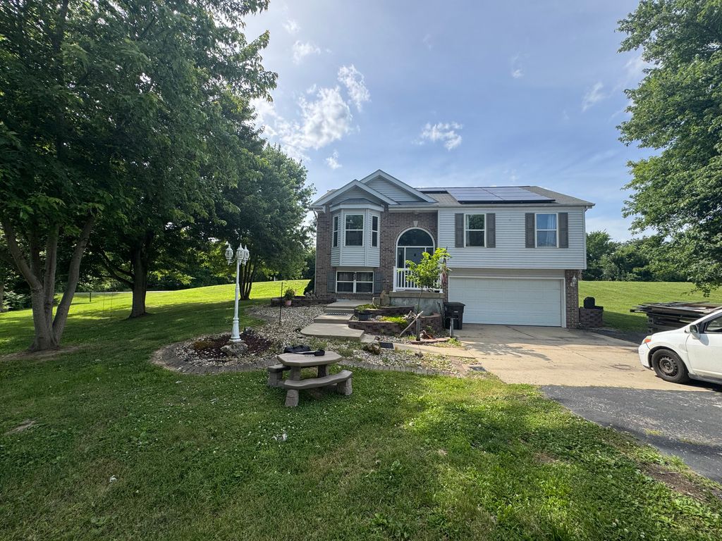 3707 Torch Club Road, Alton, IL 62002