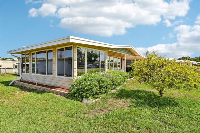1433 APACHE CIRCLE, Tavares, FL 32778