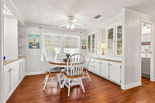 1433 APACHE CIRCLE, Tavares, FL 32778