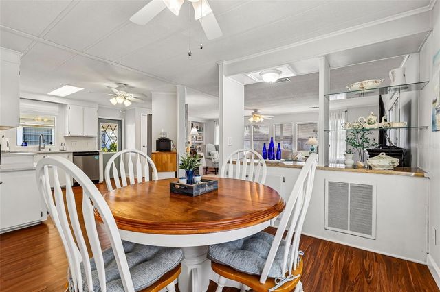 1433 APACHE CIRCLE, Tavares, FL 32778