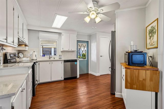 1433 APACHE CIRCLE, Tavares, FL 32778