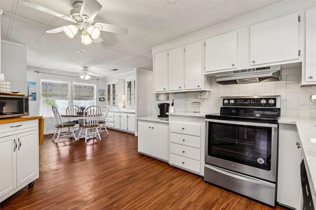 1433 APACHE CIRCLE, Tavares, FL 32778