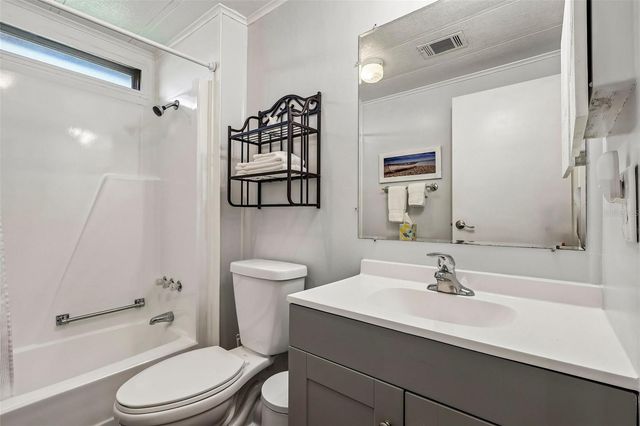 1433 APACHE CIRCLE, Tavares, FL 32778