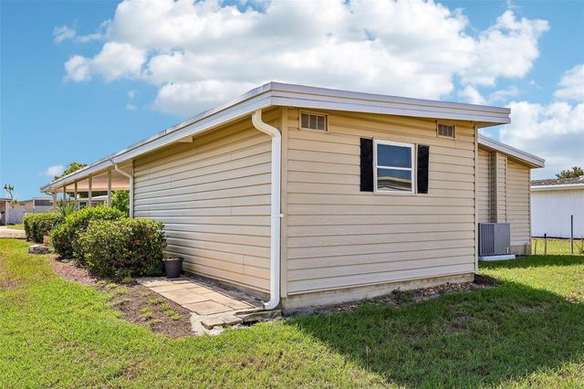 1433 APACHE CIRCLE, Tavares, FL 32778