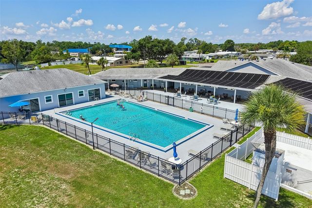 1433 APACHE CIRCLE, Tavares, FL 32778